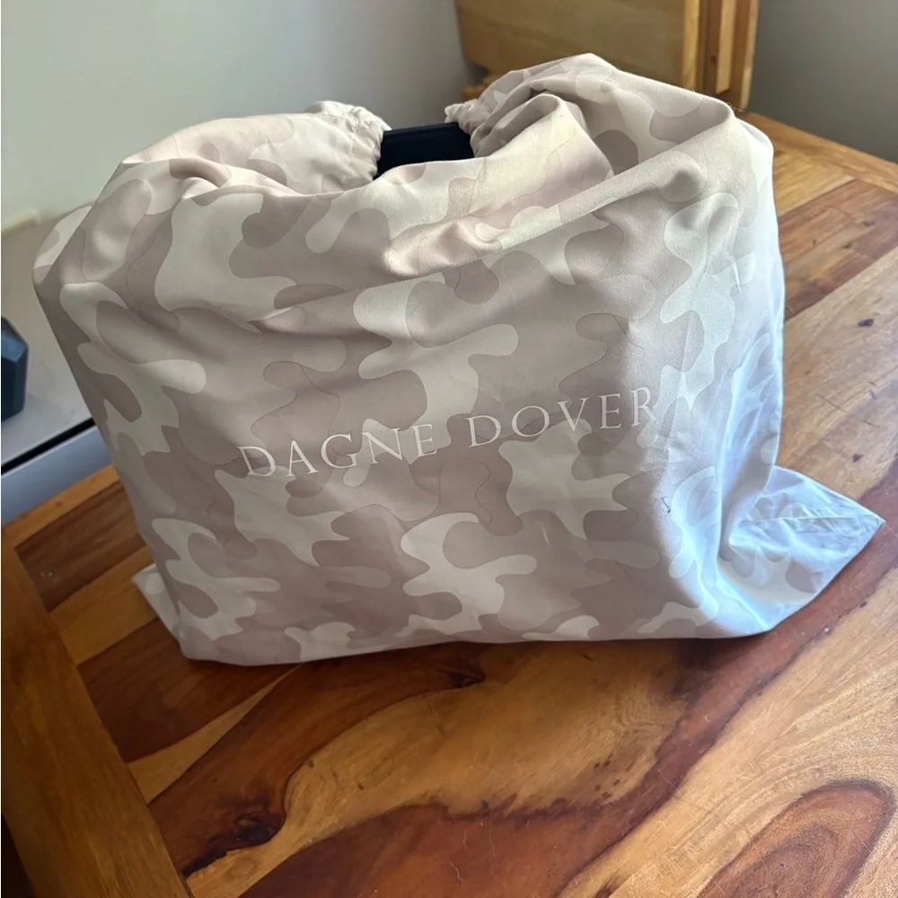 Dagne Dover Navy Tote Bag - Picture 5 of 5